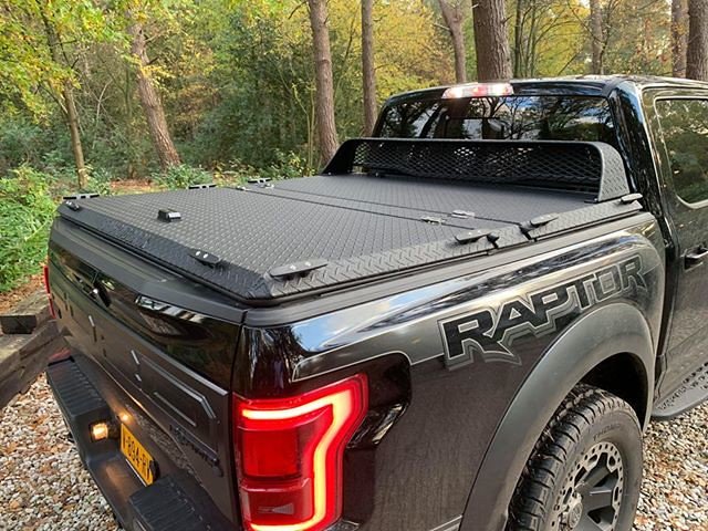 retractable tonneau cover